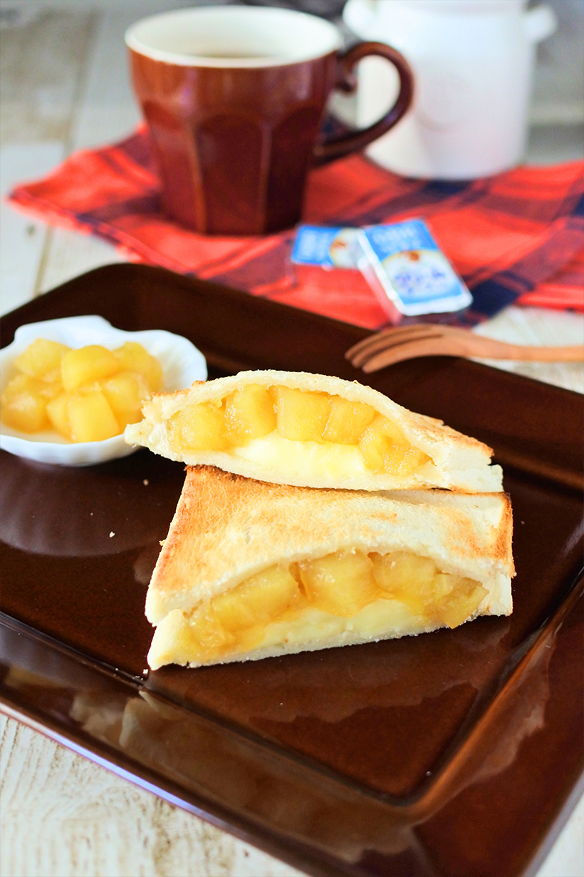 あつあつクリームチーズとりんごのホットサンド